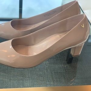 NEW Vionic Patent Mia Pump - Size 10